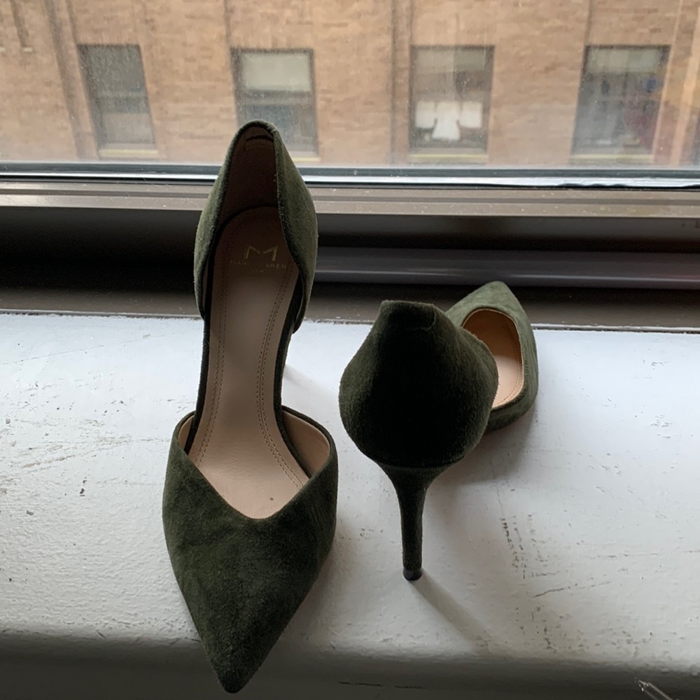 Marc Fisher green suede pumps very lightly worn size 6